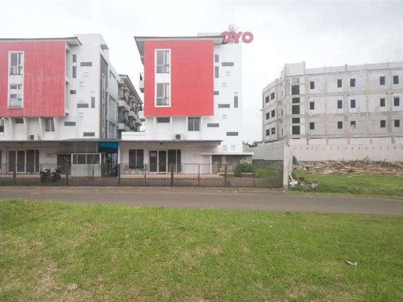 Oyo 3049 Scientia Dormitory Syariah Tangerang Zewnętrze zdjęcie