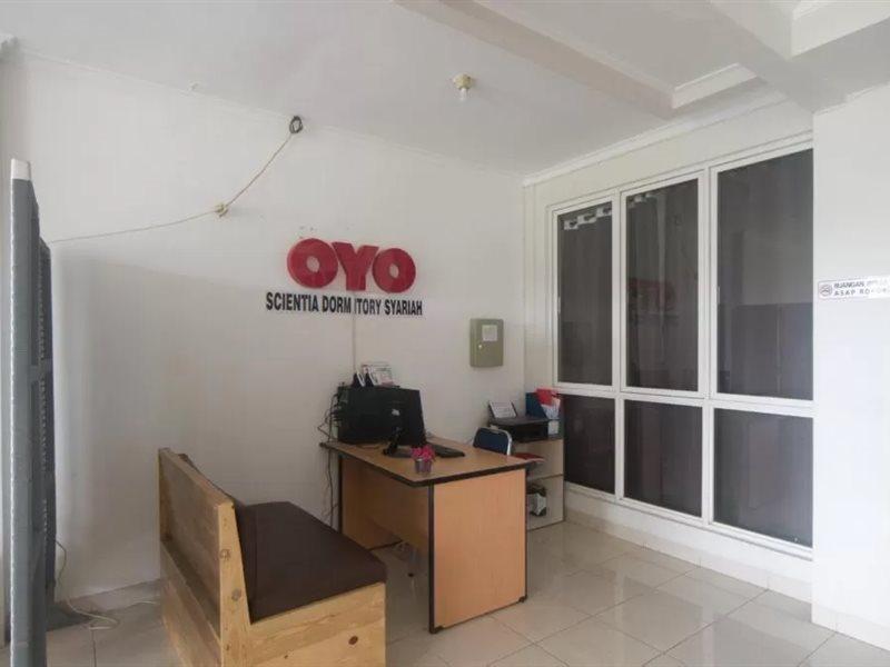 Oyo 3049 Scientia Dormitory Syariah Tangerang Zewnętrze zdjęcie