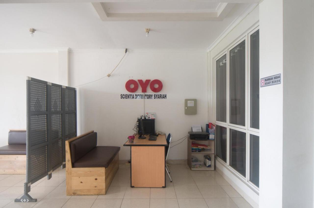 Oyo 3049 Scientia Dormitory Syariah Tangerang Zewnętrze zdjęcie