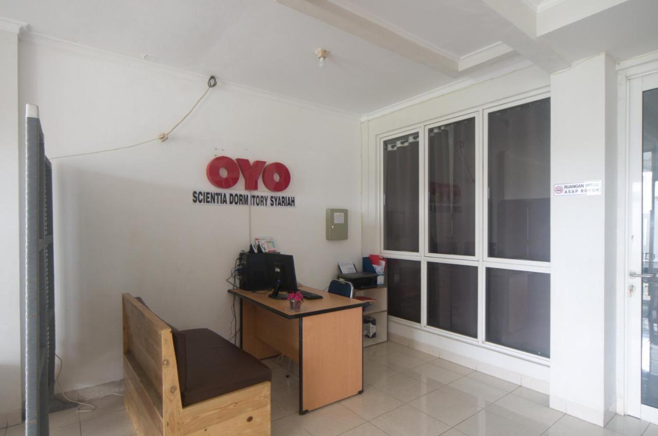Oyo 3049 Scientia Dormitory Syariah Tangerang Zewnętrze zdjęcie