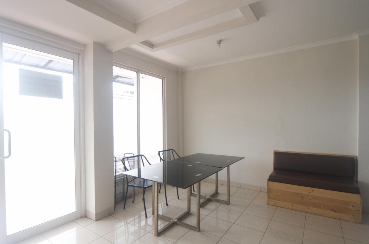 Oyo 3049 Scientia Dormitory Syariah Tangerang Zewnętrze zdjęcie