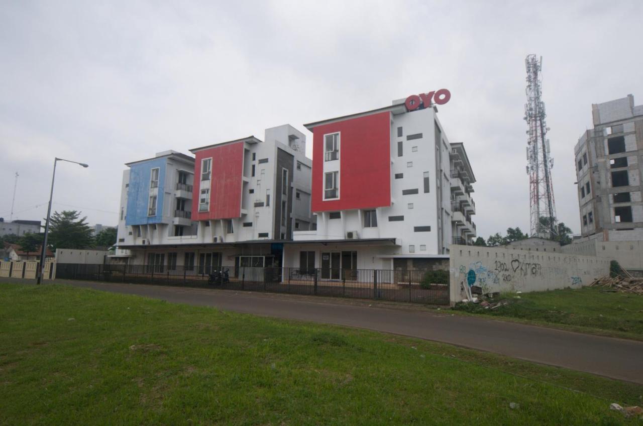 Oyo 3049 Scientia Dormitory Syariah Tangerang Zewnętrze zdjęcie